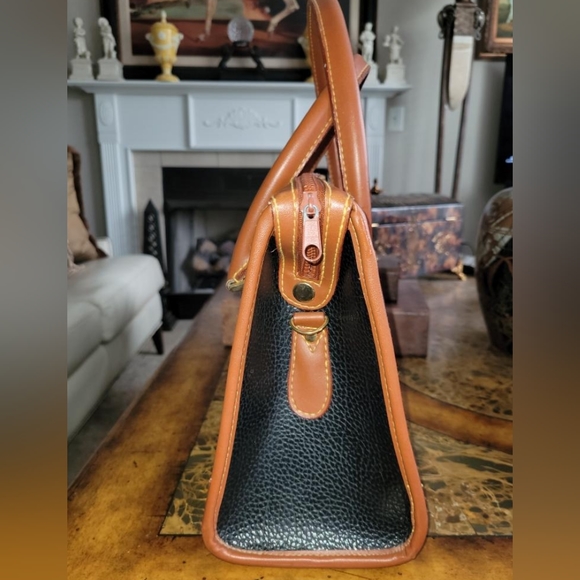 All Leather satchel with crossbody chain - Picture 10 of 12